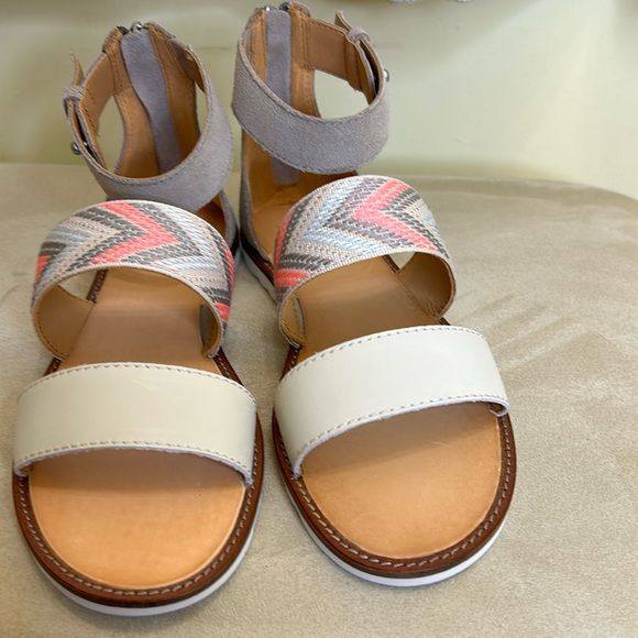 NWOT Frye +Co. women’s leather sandals port 2 . Heal zipper,size 6m.suede ankle - Picture 1 of 7